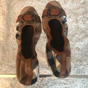 Burberry flats